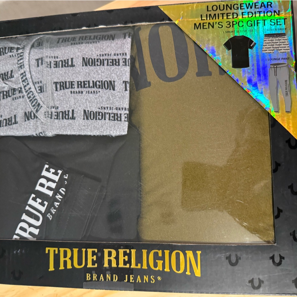 True Religion Men's Black, Gray, and Olive Gift Set